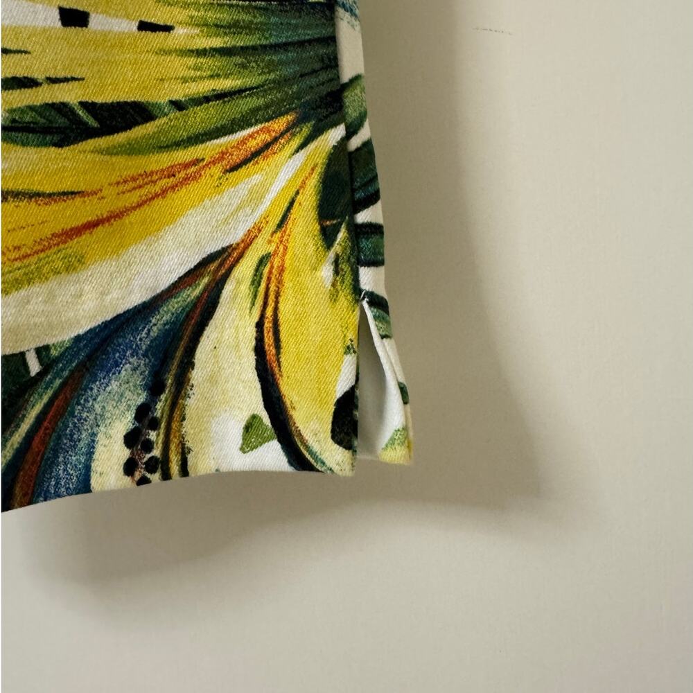 Chico's So Slimming Size 0, Small Tropical Print Cropped Pants W Nice Stretch - Picture 3 of 6